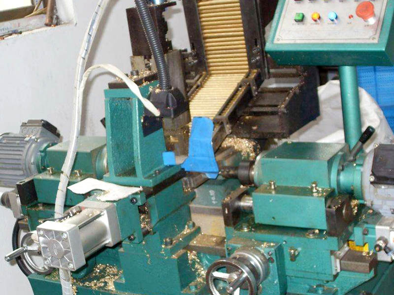 自動(dòng)鉆攻機(jī)需要調(diào)試多久?